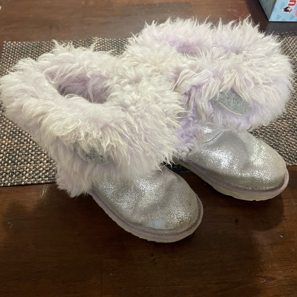 Kids ugg boots size 13c